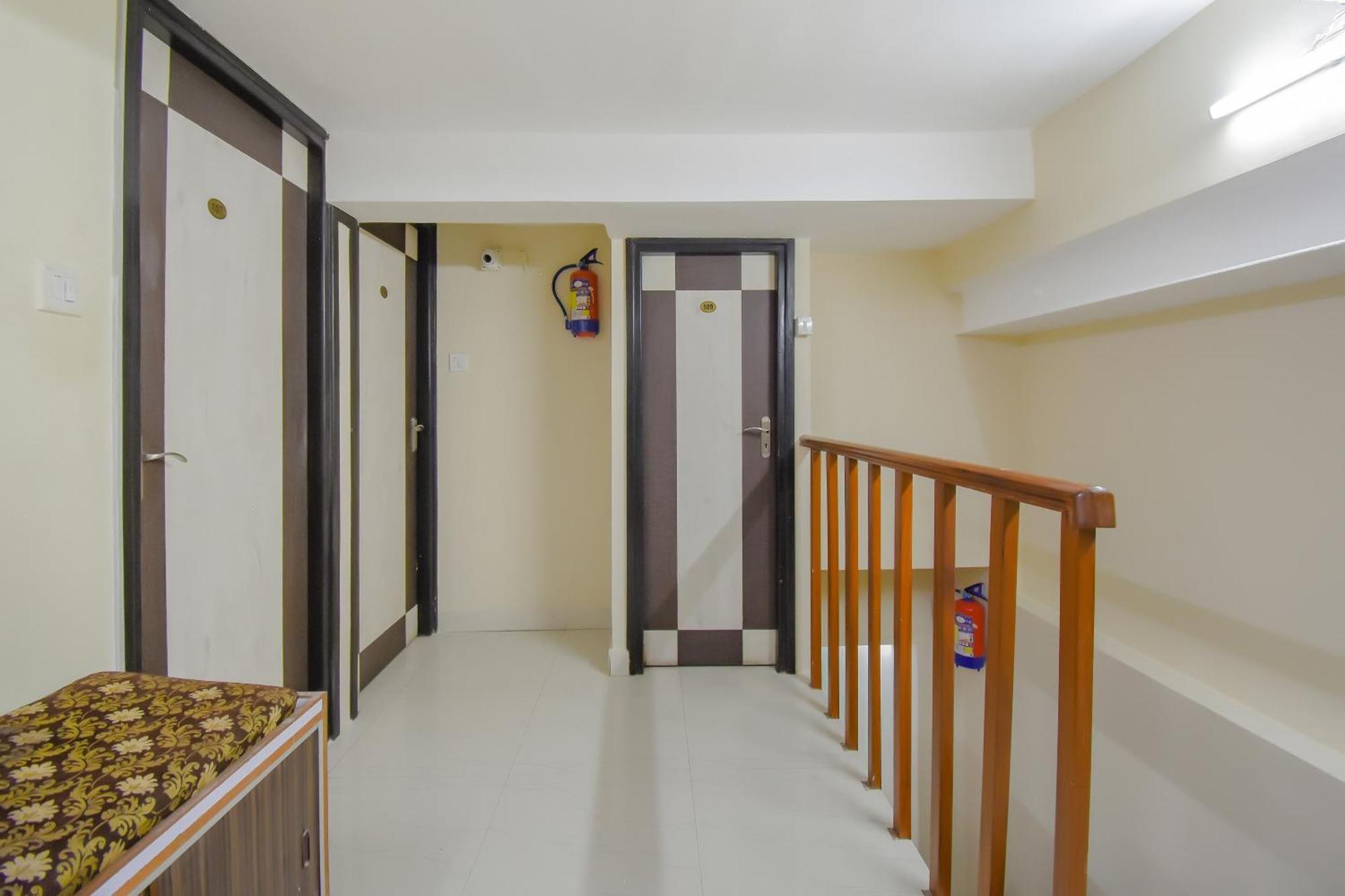 Hotel O Lindsay Inn Guest House Calcutta Calcutta Bara Bazar 외부 사진